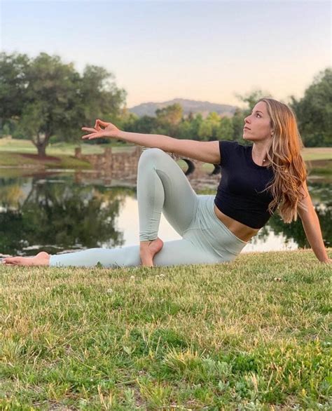 Ashley nicole yoga leak  BANGBROS - ASHLEY BARBIE BACKS THAT OILED HUGE ASS UP 